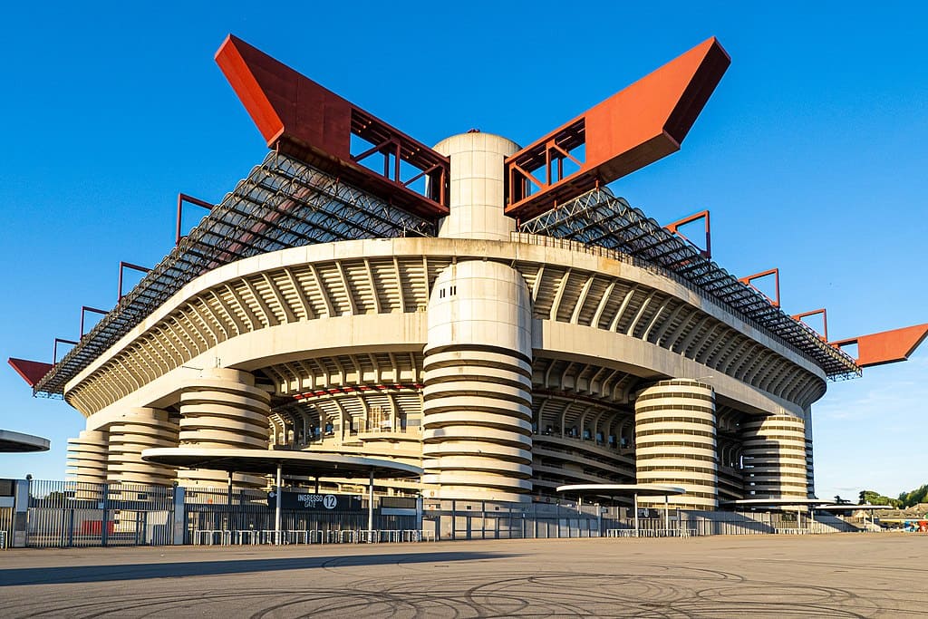 how to reach san siro stadium in milan